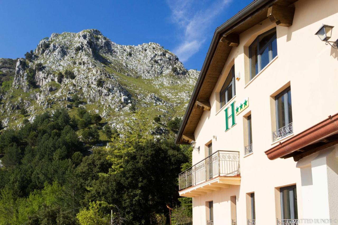 Hotel - Ristorante Pintadera Massa  Exterior photo